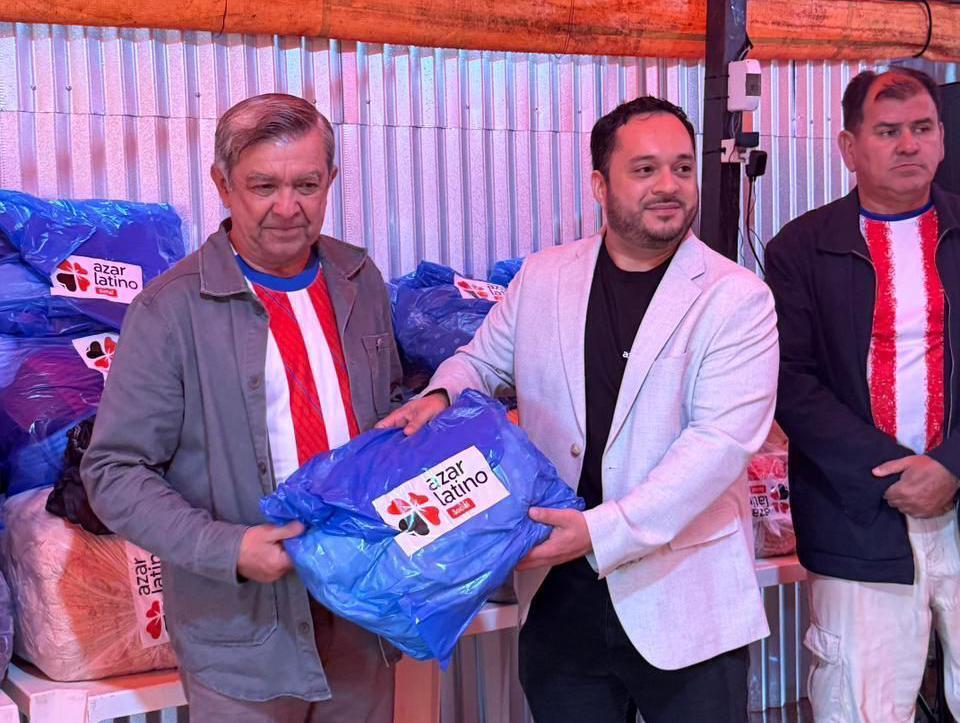 AzarLatino Social donación al albergue
